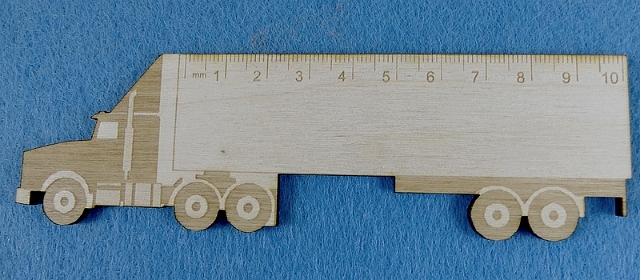 Lineal truck