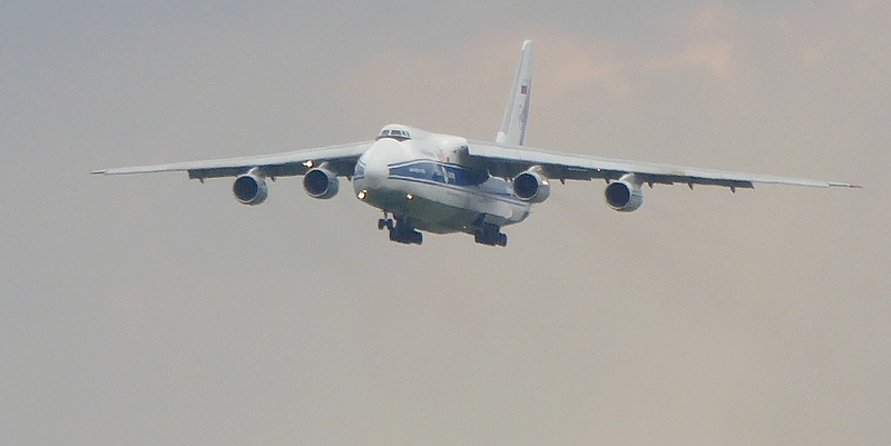 Antonov AN124 Stgt 10.04. Bilder (hier klicken)