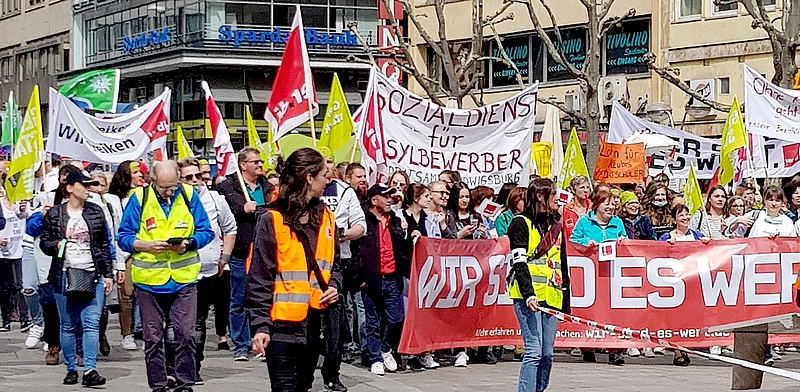 Warnstreik 12.04. Bericht (hier klicken)