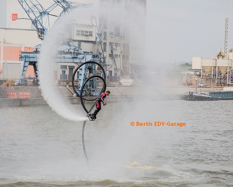 Flyboard Hafenfest 22.07. Video (hierklicken)