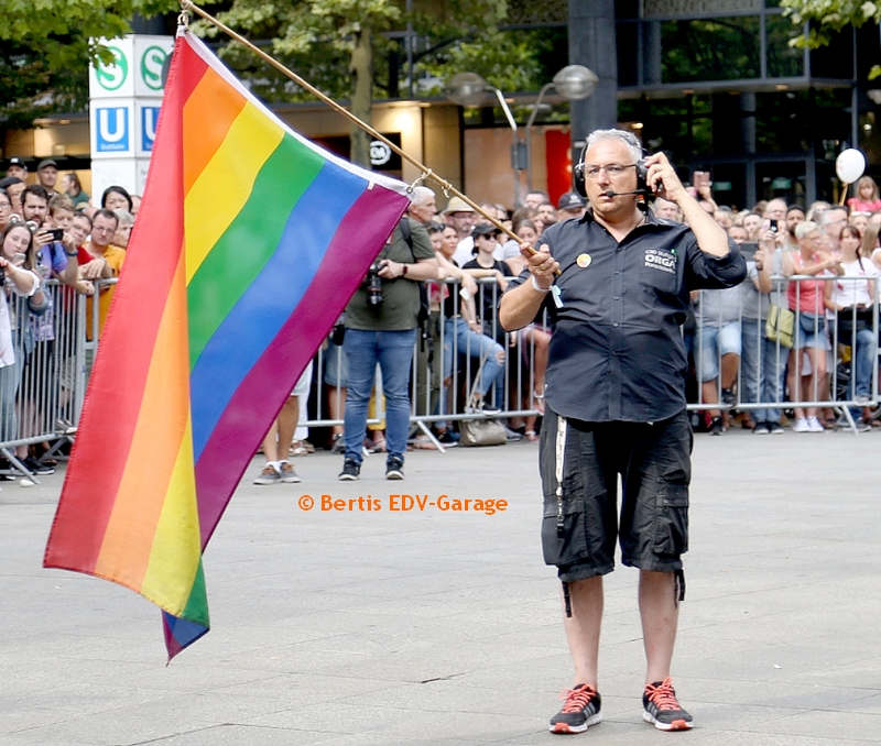 CSD Polit Parade Stgt 28.07. Bilder (hier klicken)