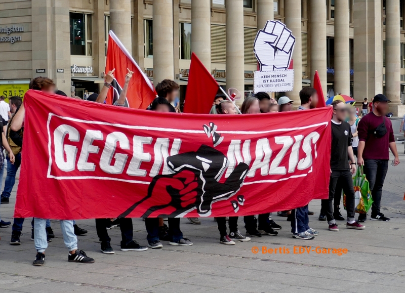 Identitäre Infostand 18.08. Bilder (hier klicken)