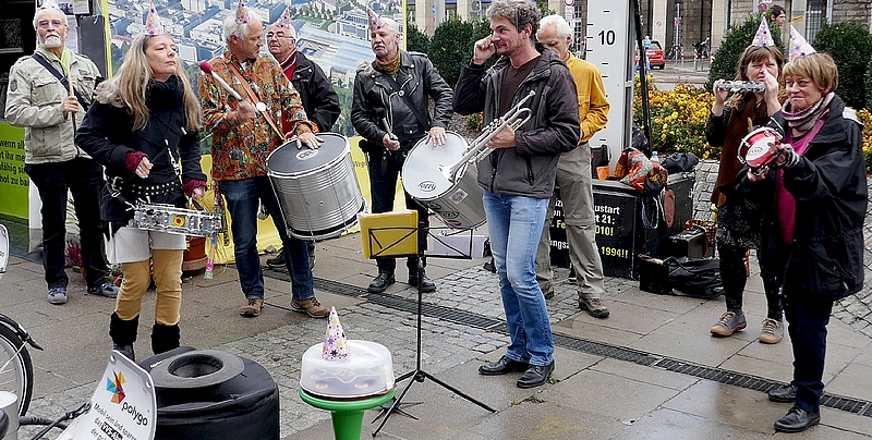 DIE ELF Flashmob 11.11. Video (hier klicken)