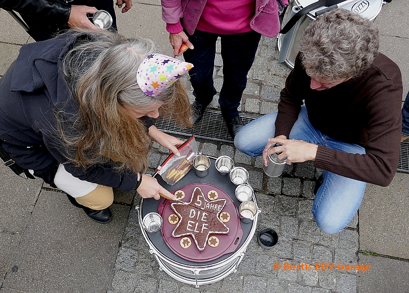 dei ELF 11.11. Flashmob Bilder (hier klicken)